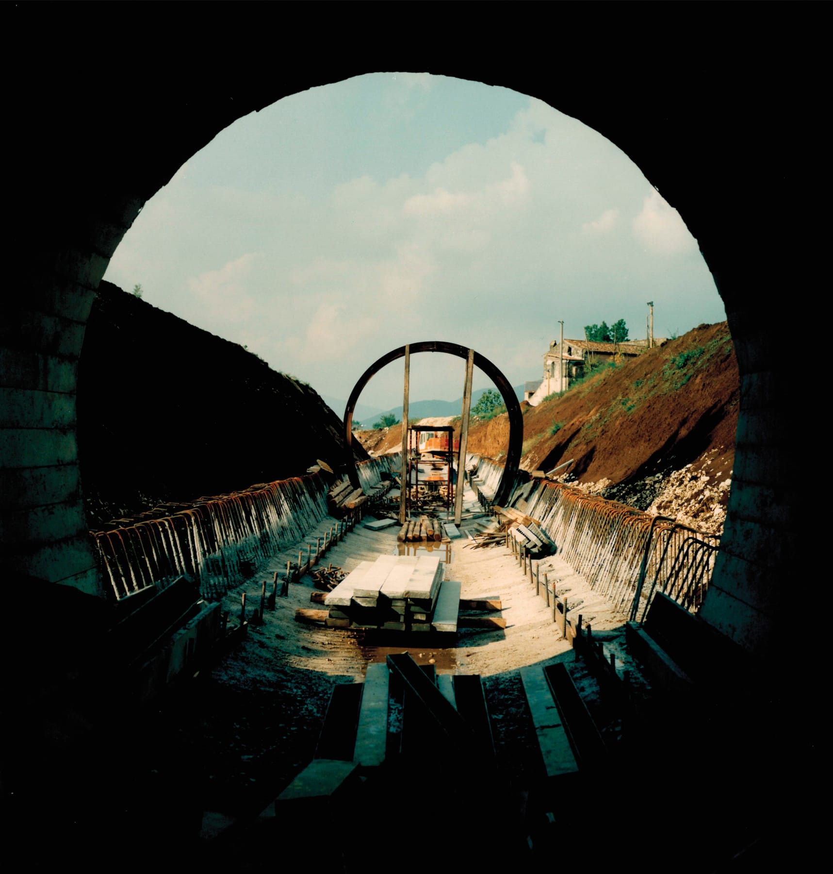 Thirty-two Photographs from the Archive, edited by Alessandro Dandini de Sylva, 2023, conceived for Ghella